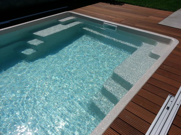 Ceramic Pool Crystal - GFK-Fertigpool mit 2 seitlichen Treppen