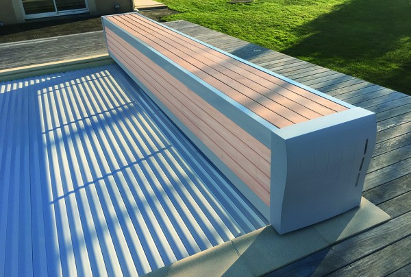 eSafe Banc Pool-Komplettset mit Rollladenabdeckung aus PVC und Überlauf
